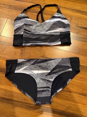 Nike Black & White Striped Women’s Swim Bikini Set